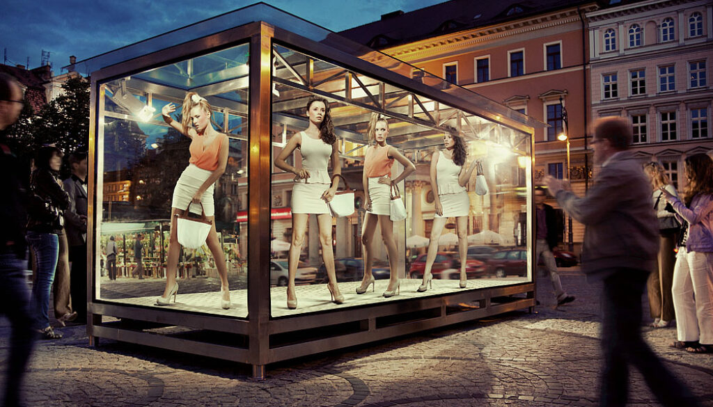 Video Clip Models on Set